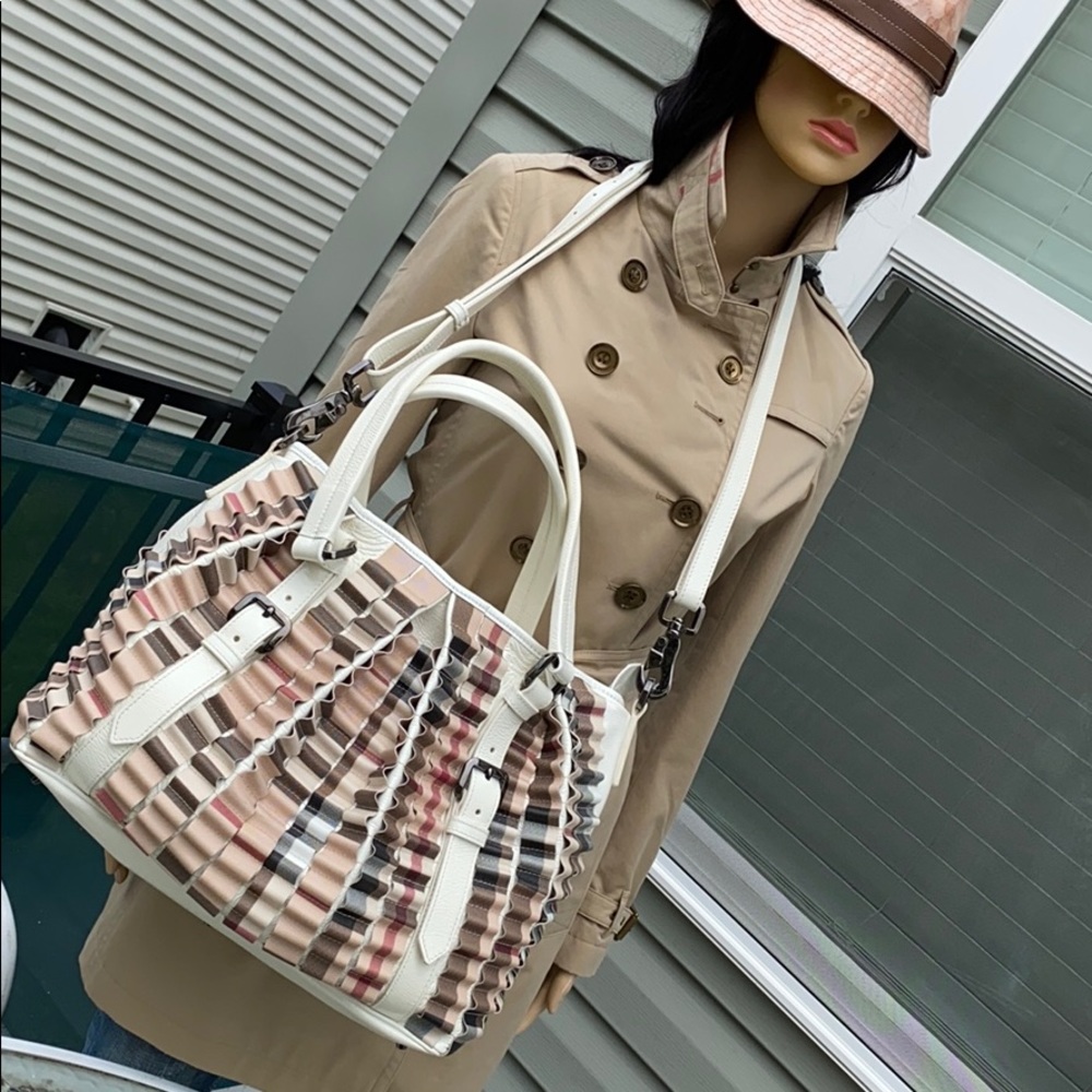 Authentic Burberry Bag - image 7